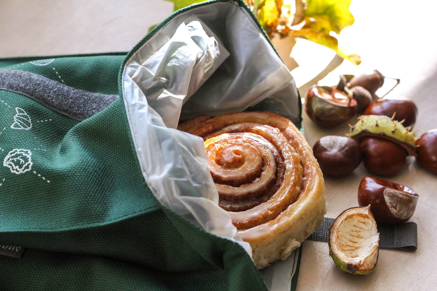 Snack-Tüüt mit Rosinenschnecke